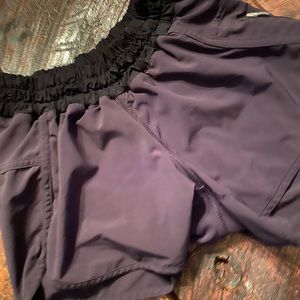 BLACK Lululemon Hotty Hot Shorts